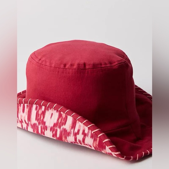 Free People x Rahi Flip Side Bucket Hat in Red with pink inside - Picture 2 of 3